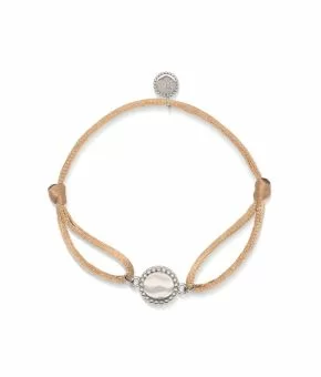 Armband met licht beige zijde koord en muntje 22420S