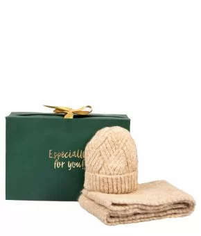 tlgb-giftboxcozygirls-kids-beanieandscarf-camel-1