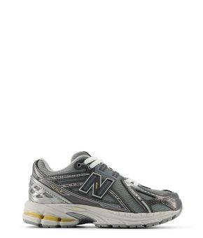 new-balance-142152-zilverkleurig 1