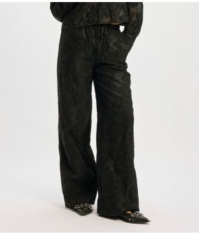 refined-department-139795-zwart 1