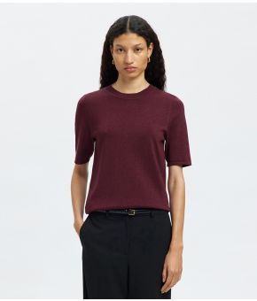 selected-femme-140662-rood 1