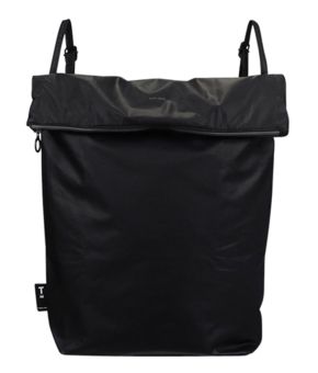 tinne-+-mia-141703-zwart 1