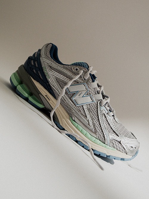 Image of: NEW BALANCE